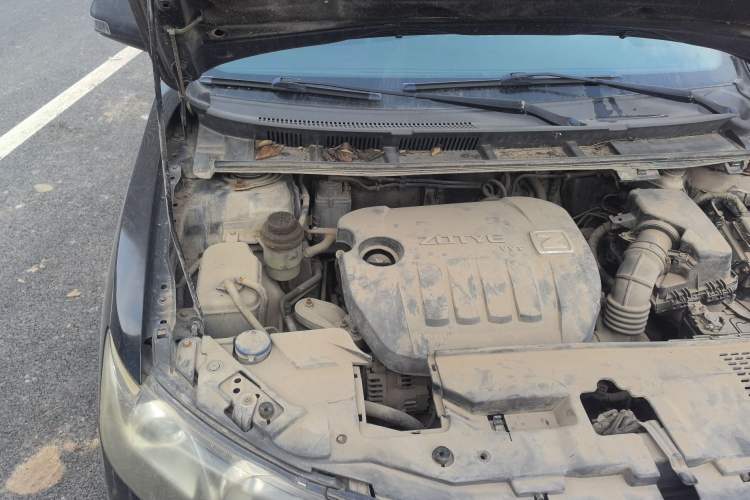 Used Zotye Z300 2012 1.5L Manual Elite Edition Engine Bay Right
