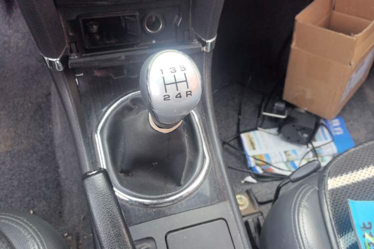 Used Zotye Z300 2012 1.5L Manual Elite Edition Gear Lever