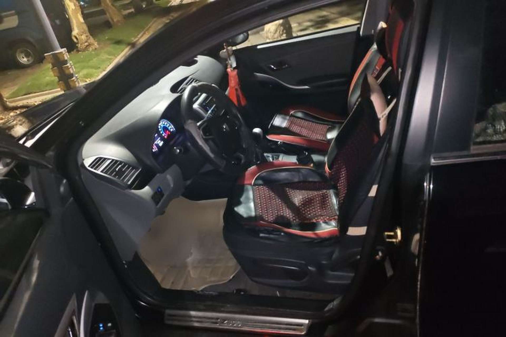Used Zotye Z300 2012 1.5L Manual Luxury Version Left Front Seat