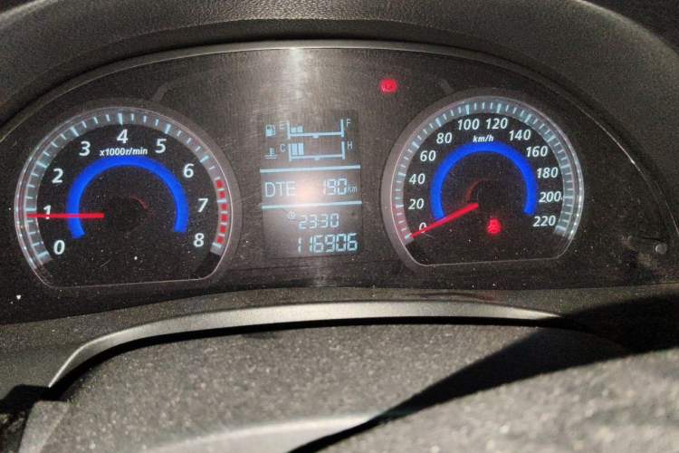 Used Zotye Z300 2012 1.5L Manual Elite Edition Odometer Close Up