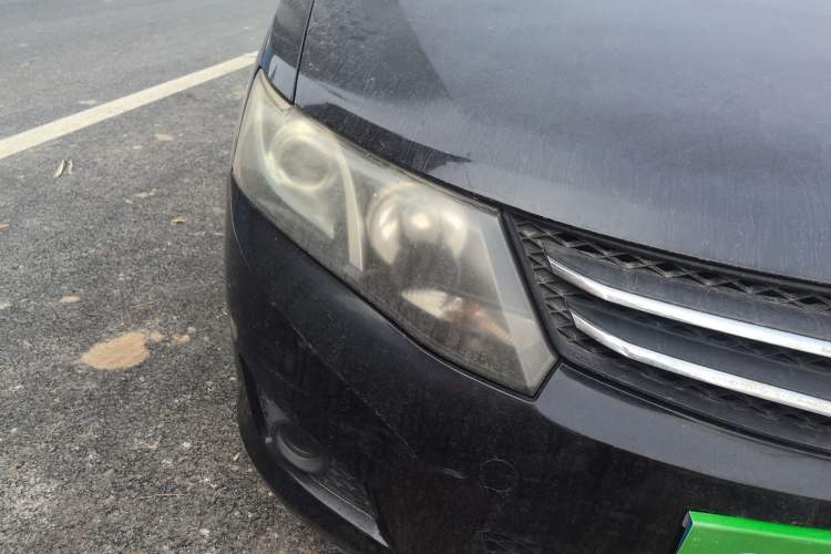 Used Zotye Z300 2012 1.5L Manual Elite Edition Right Front Headlight