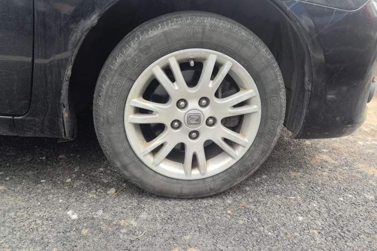 Used Zotye Z300 2012 1.5L Manual Elite Edition Right Front Wheel Hub