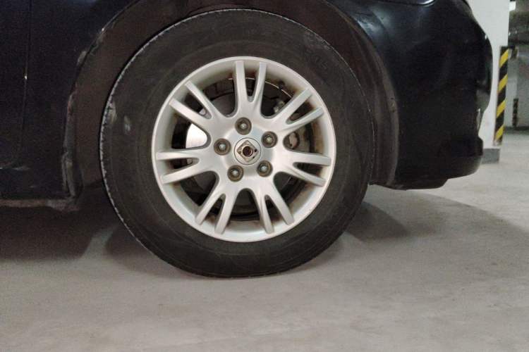 Used Zotye Z300 2012 1.5L Manual Elite Edition Right Front Wheel Hub