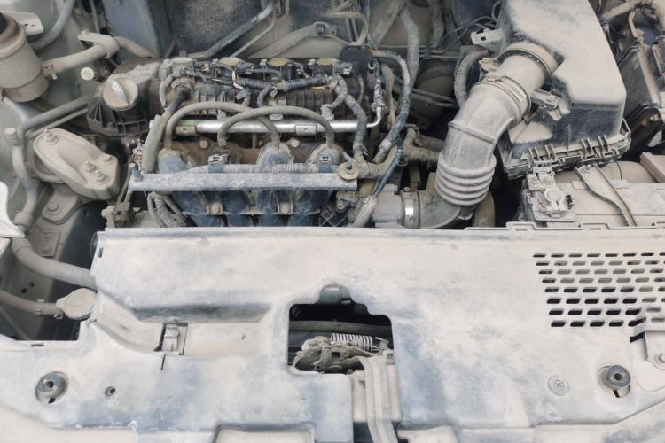 Used Zotye Z300 2012 1.5L Manual Comfort Edition Engine Bay