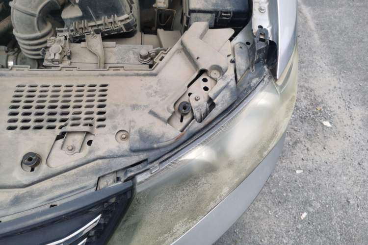 Used Zotye Z300 2012 1.5L Manual Comfort Edition Engine Bay Left