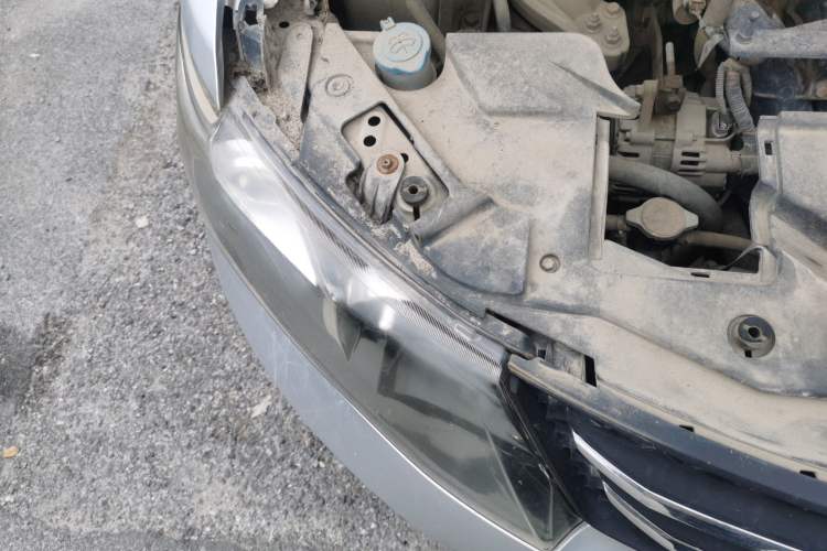 Used Zotye Z300 2012 1.5L Manual Comfort Edition Engine Bay Right