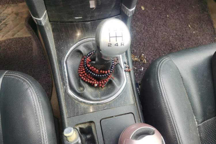 Used Zotye Z300 2012 1.5L Manual Comfort Edition Gear Lever
