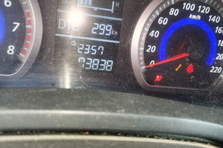 Used Zotye Z300 2012 1.5L Manual Comfort Edition Odometer Close Up