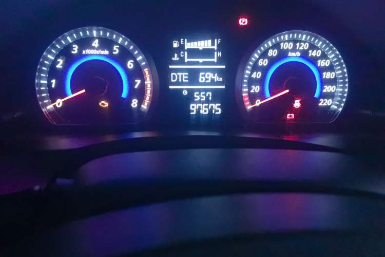 Used Zotye Z300 2012 1.5L Manual Elite Edition Odometer Close Up