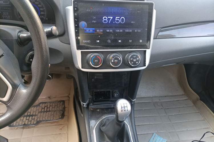 Used Zotye Z300 2012 1.5L Manual Comfort Edition Audio And AC Panel