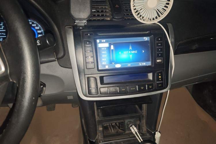 Used Zotye Z300 2012 1.5L Manual Comfort Edition Audio And AC Panel
