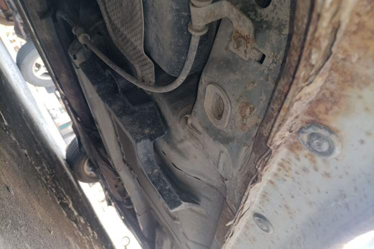Used Zotye Z300 2012 1.5L Manual Comfort Edition Chassis Rear Right