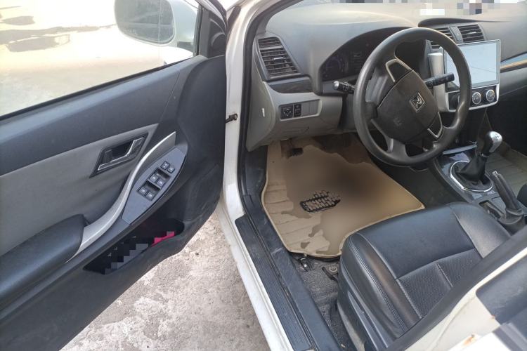 Used Zotye Z300 2012 1.5L Manual Comfort Edition Driver Seat