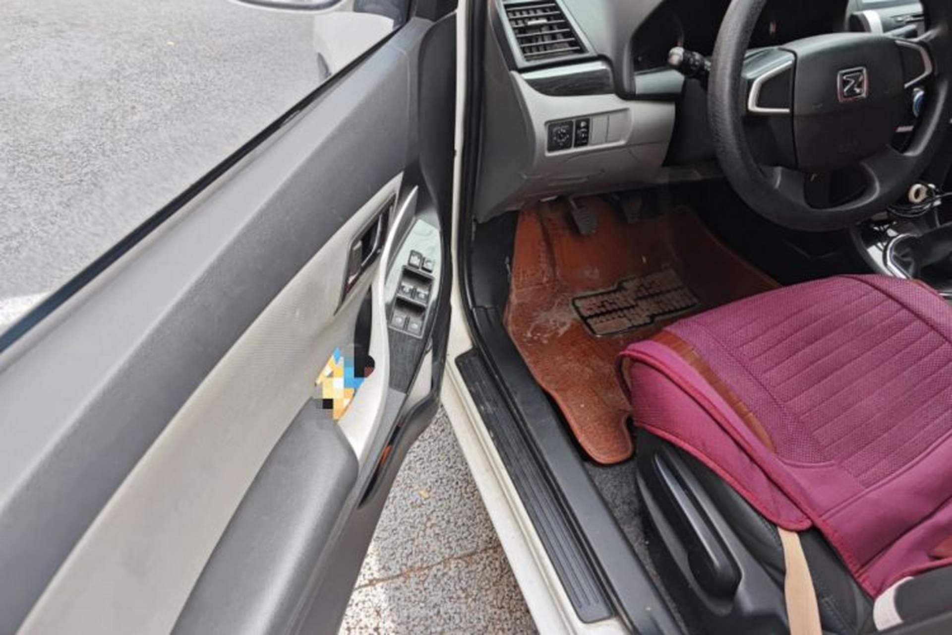 Used Zotye Z300 2012 1.5L Manual Comfort Edition Driver Seat