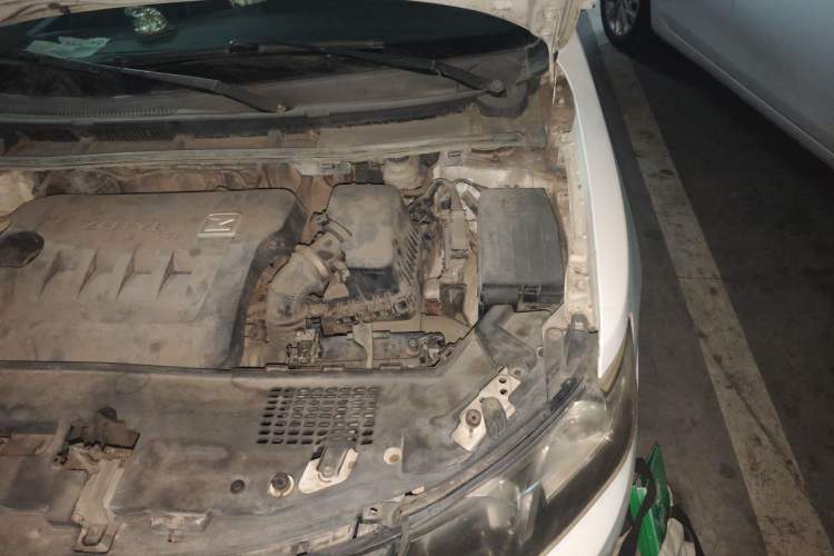 Used Zotye Z300 2012 1.5L Manual Comfort Edition Engine Bay Left