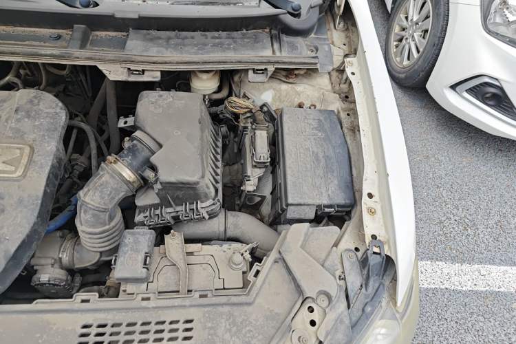 Used Zotye Z300 2012 1.5L Manual Comfort Edition Engine Bay Left