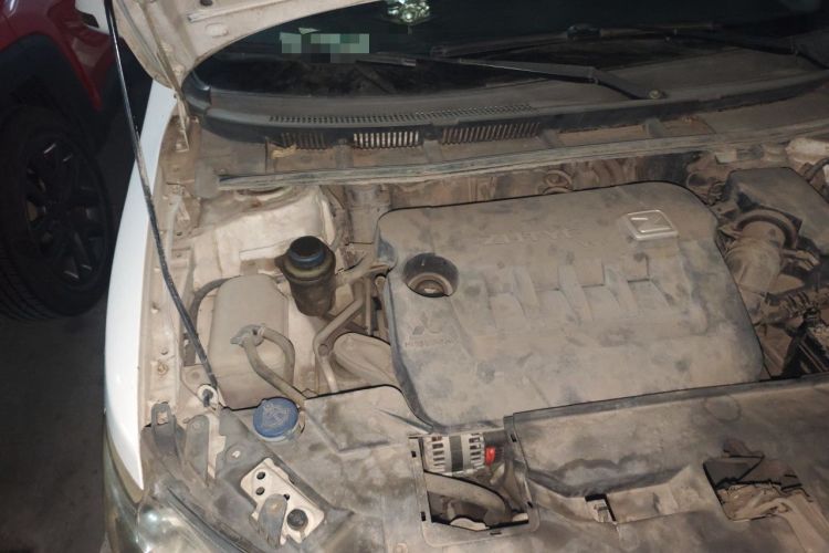 Used Zotye Z300 2012 1.5L Manual Comfort Edition Engine Bay Right