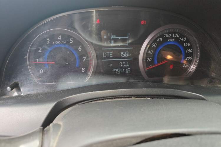 Used Zotye Z300 2012 1.5L Manual Elite Edition Odometer Close Up