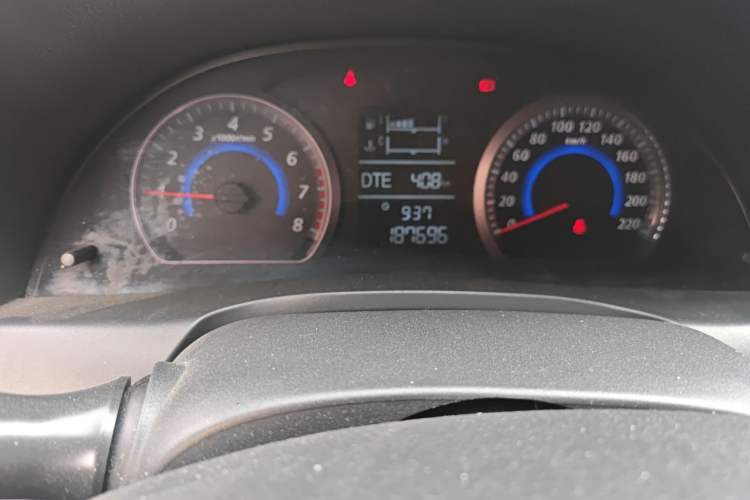 Used Zotye Z300 2012 1.5L Manual Comfort Edition Odometer Close Up