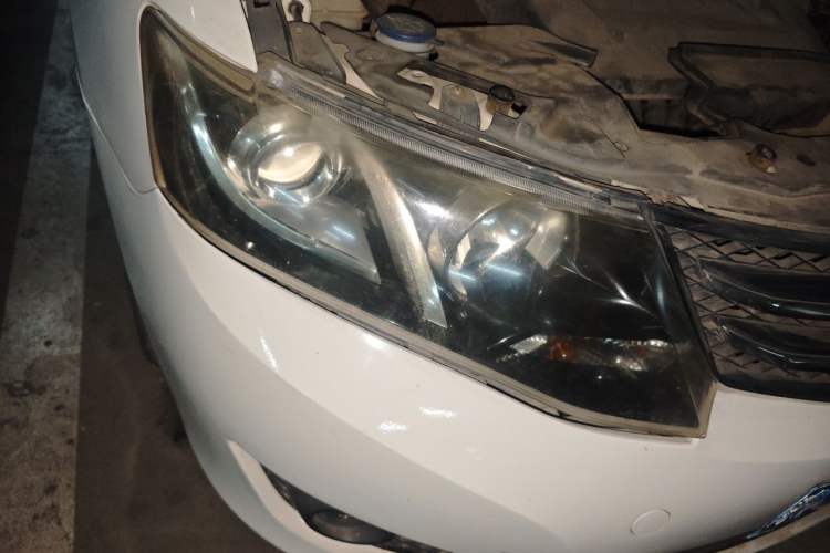 Used Zotye Z300 2012 1.5L Manual Comfort Edition Right Front Headlight