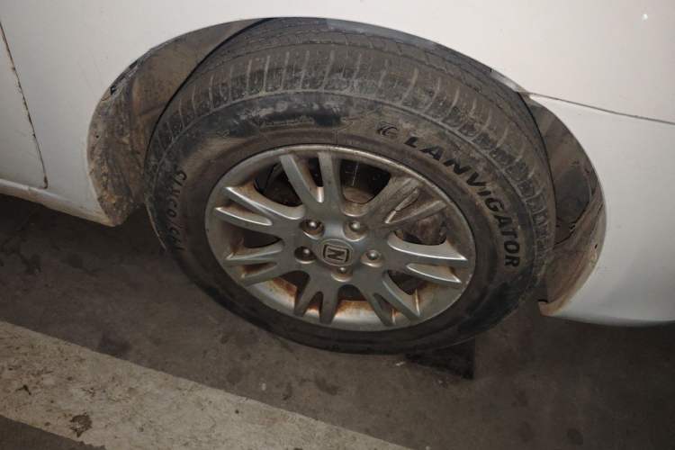Used Zotye Z300 2012 1.5L Manual Comfort Edition Right Front Wheel Hub