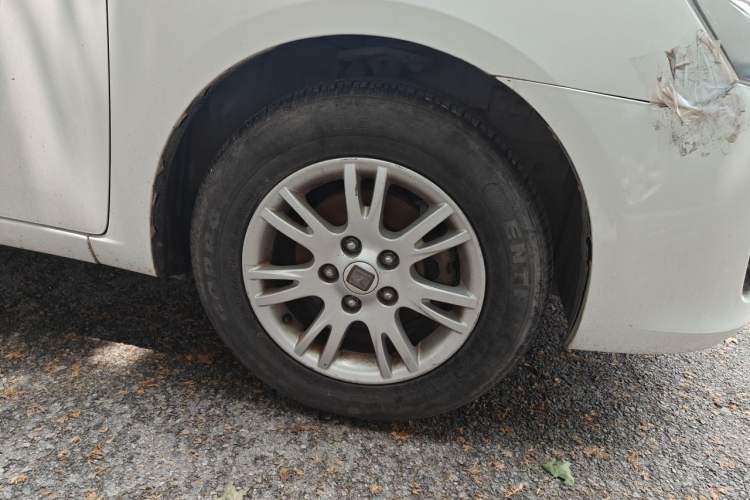 Used Zotye Z300 2012 1.5L Manual Elite Edition Right Front Wheel Hub