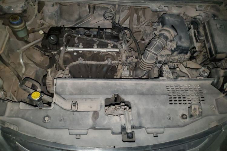 Used Zotye Z300 2013 1.5L Manual Luxury Model Engine Bay