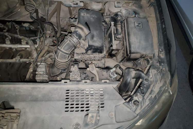 Used Zotye Z300 2013 1.5L Manual Luxury Model Engine Bay Left