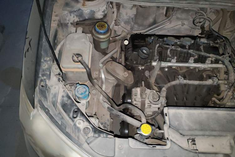 Used Zotye Z300 2013 1.5L Manual Luxury Model Engine Bay Right