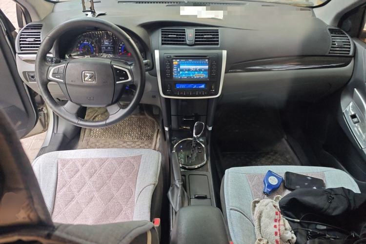 Used Zotye Z300 2013 1.6L Automatic Luxury Model Center Console