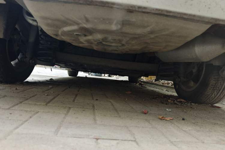 Used Zotye Z300 2013 1.6L Automatic Luxury Model Chassis Rear