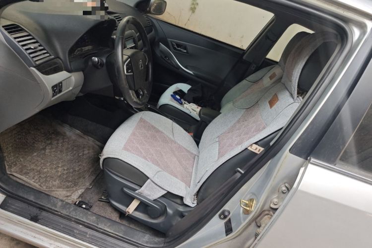 Used Zotye Z300 2013 1.6L Automatic Luxury Model Left Front Seat