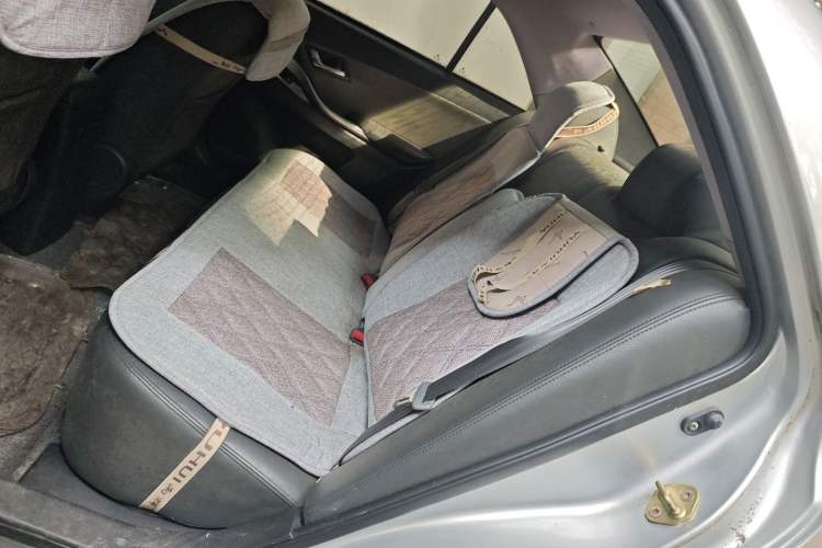 Used Zotye Z300 2013 1.6L Automatic Luxury Model Left Rear Seat