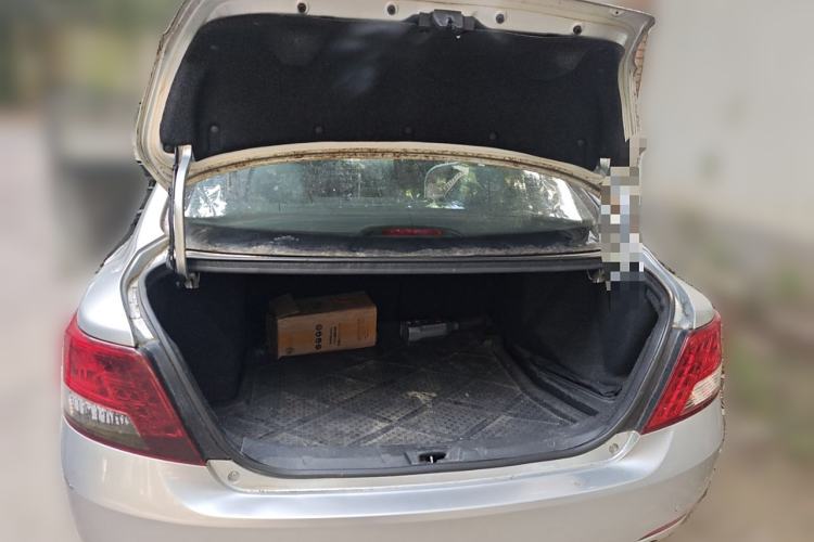 Used Zotye Z300 2013 1.6L Automatic Luxury Model Trunk