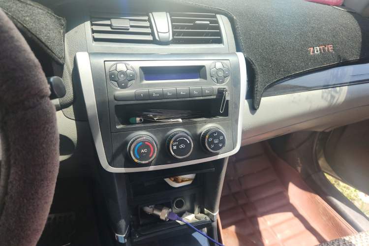 Used Zotye Z300 2013 1.6L Automatic Elite Model Audio And AC Panel