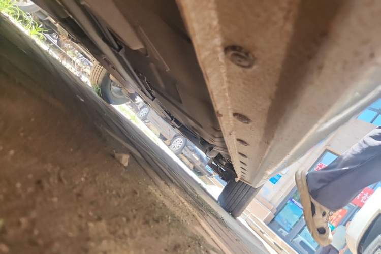 Used Zotye Z300 2013 1.6L Automatic Elite Model Chassis Front Left