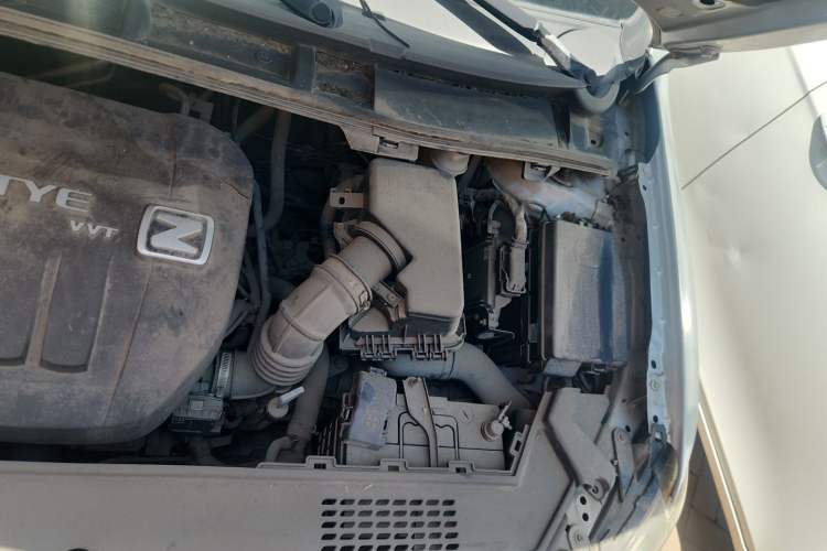 Used Zotye Z300 2013 1.6L Automatic Elite Model Engine Bay Left