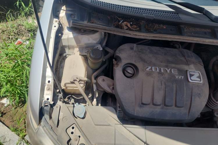 Used Zotye Z300 2013 1.6L Automatic Elite Model Engine Bay Right