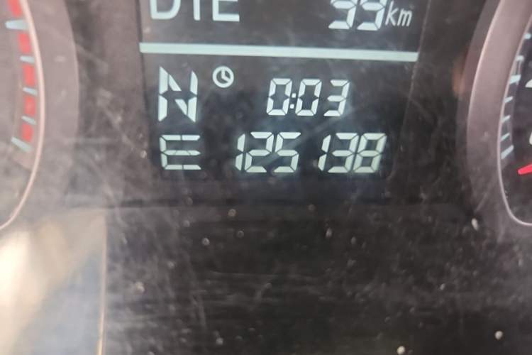 Used Zotye Z300 2013 1.6L Automatic Elite Model Odometer Close Up