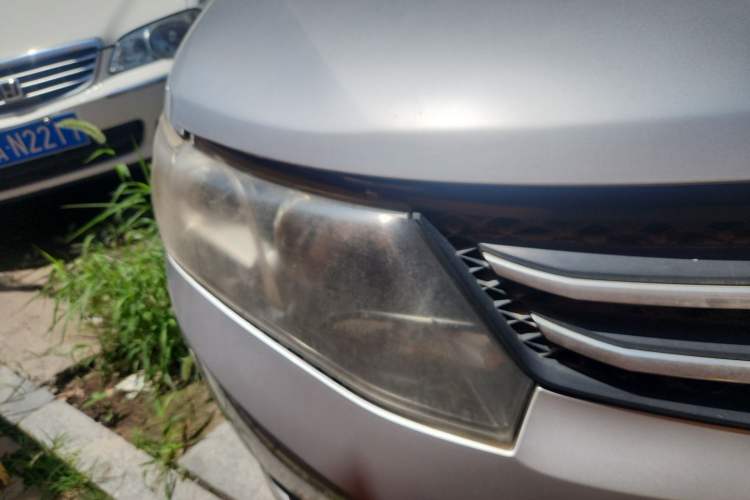 Used Zotye Z300 2013 1.6L Automatic Elite Model Right Front Headlight