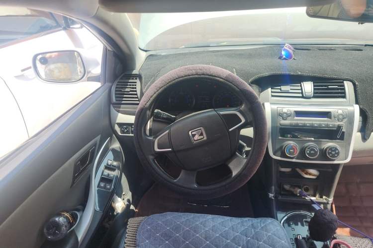 Used Zotye Z300 2013 1.6L Automatic Elite Model Steering Wheel