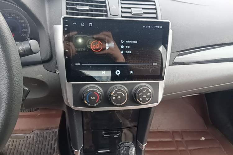 Used Zotye Z300 2014 1.6L Drive-Value Edition Automatic Elite Model Audio And AC Panel
