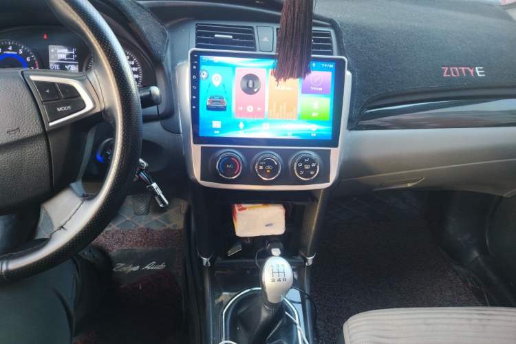 Used Zotye Z300 2014 New Vision 1.5L Manual Luxury Model Audio And AC Panel