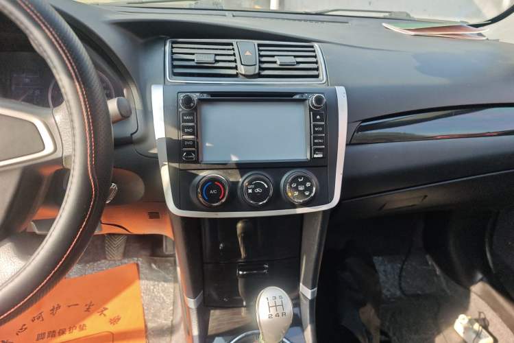 Used Zotye Z300 2014 1.5L Value Edition Manual Comfort Model Audio And AC Panel
