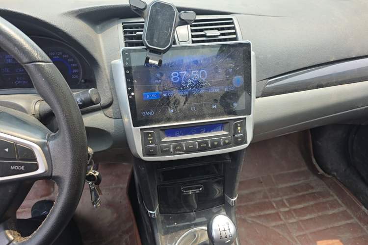 Used Zotye Z300 2014 New Vision 1.5L Manual Luxury Model Audio And AC Panel