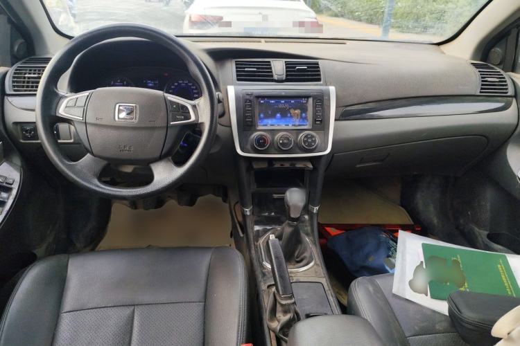 Used Zotye Z300 2014 New Vision 1.5L Manual Luxury Model Center Console