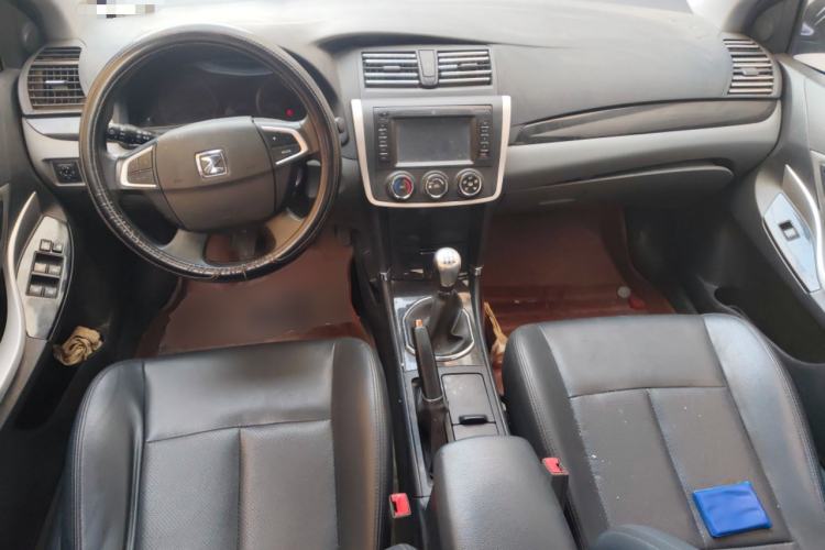 Used Zotye Z300 2014 1.5L Urban Edition Manual Luxury Model Center Console