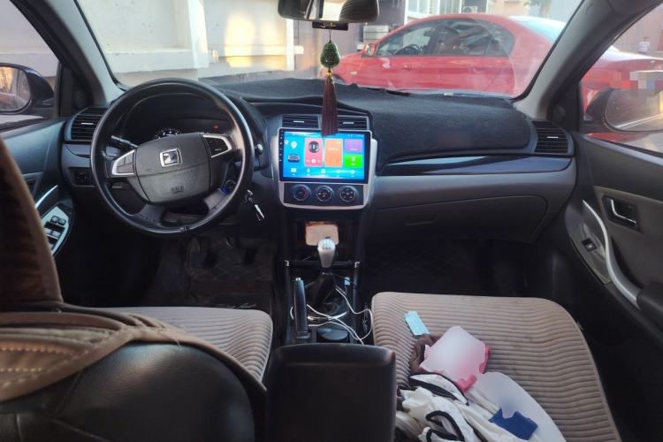 Used Zotye Z300 2014 New Vision 1.5L Manual Luxury Model Center Console