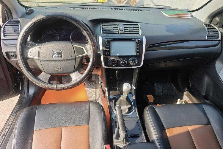 Used Zotye Z300 2014 1.5L Value Edition Manual Comfort Model Center Console