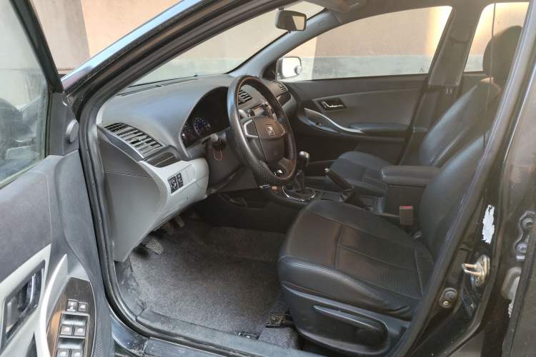 Used Zotye Z300 2014 1.5L Value Edition Manual Elite Model Driver Seat
